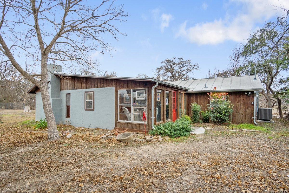 Guadalupe Getaway — Hill Country home with riverfront access