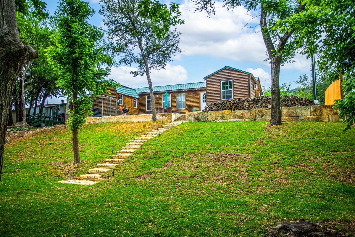 Slowpoke Cabin on Turtle Creek — log cabin with creek access